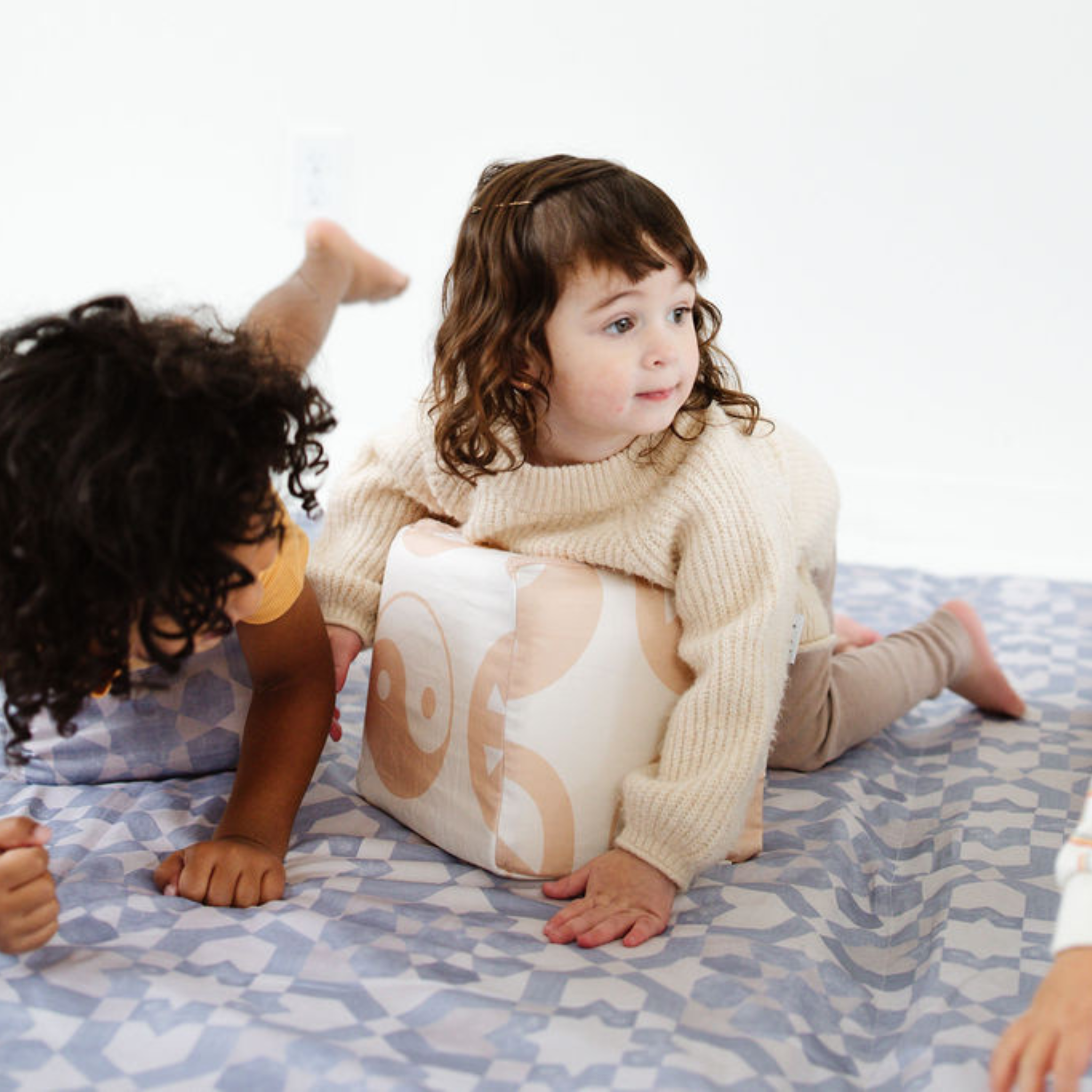 White Yin Yang Play Cube Toki Mats   