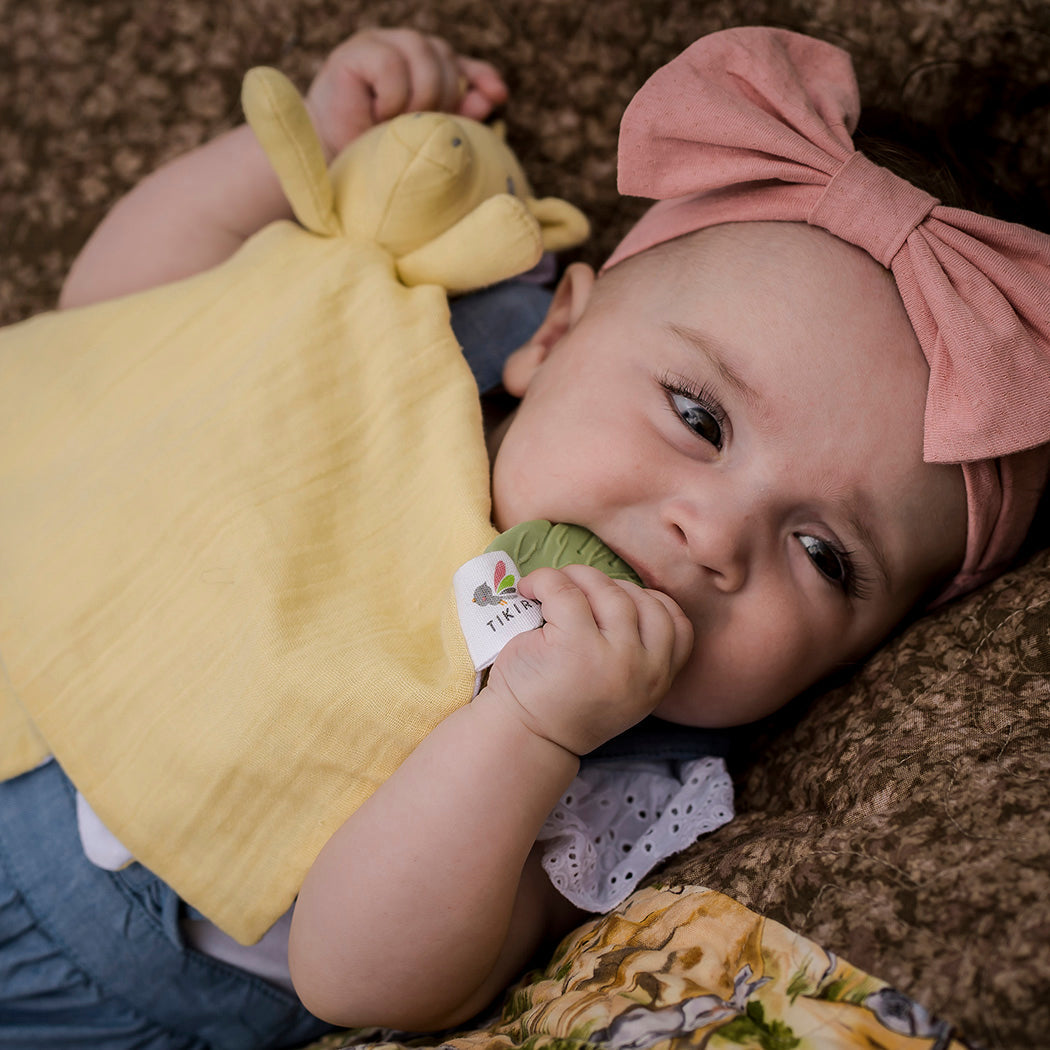 Giraffe Comforter With Rubber Teether Tikiri Toys   