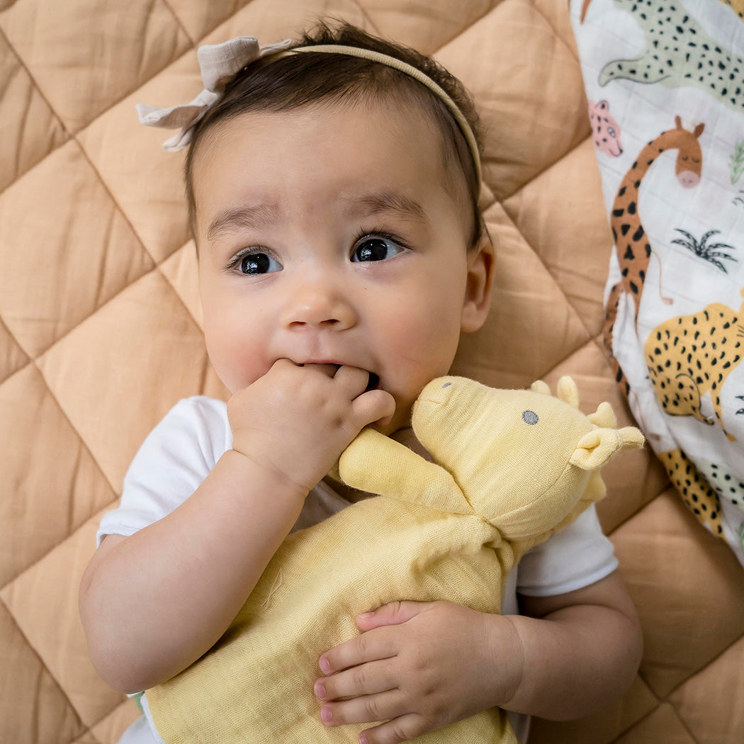 Giraffe Comforter With Rubber Teether Tikiri Toys   