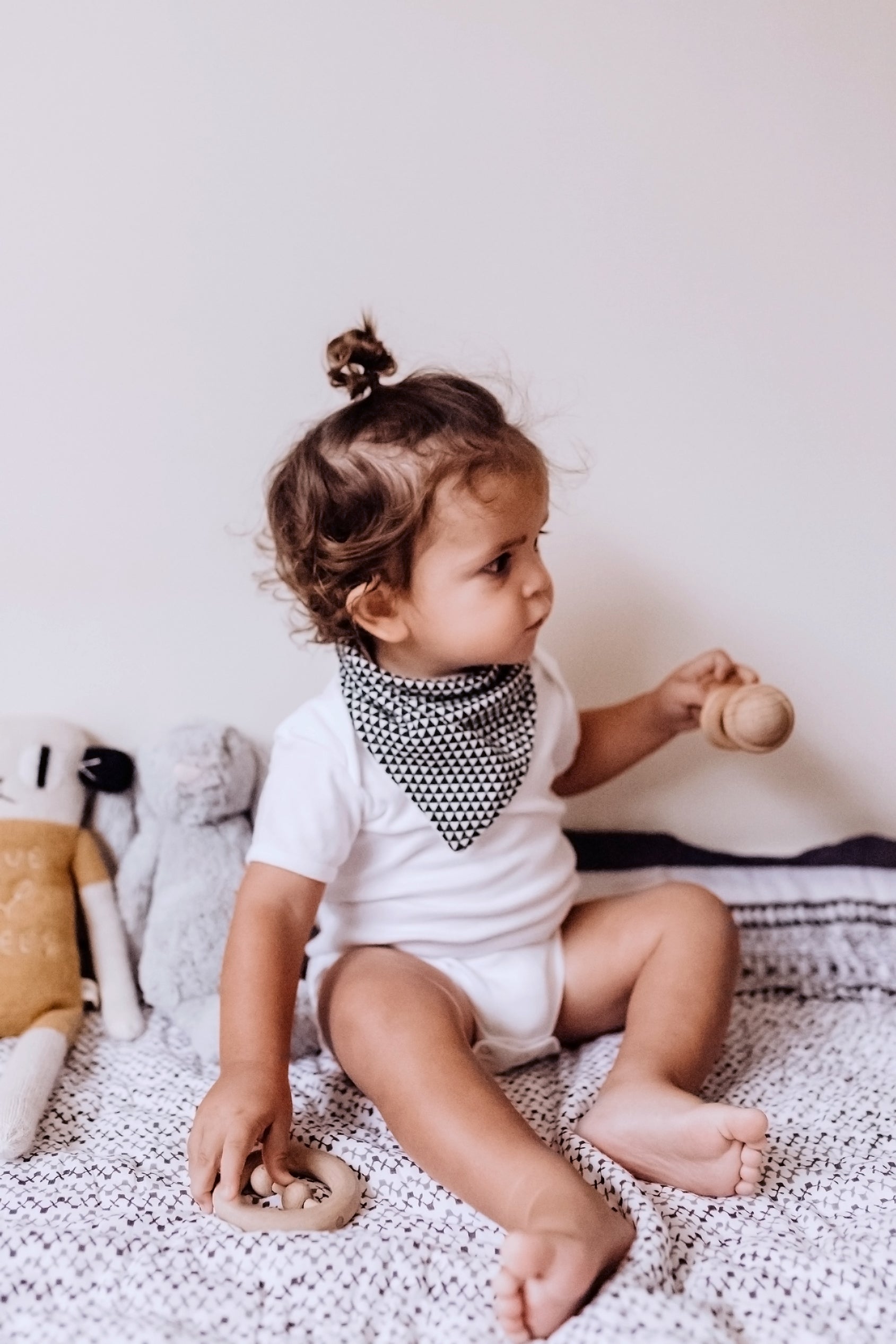 Organic Cotton Bandana Bib, Mitten, Hat Set - Greenwich Malabar Baby   