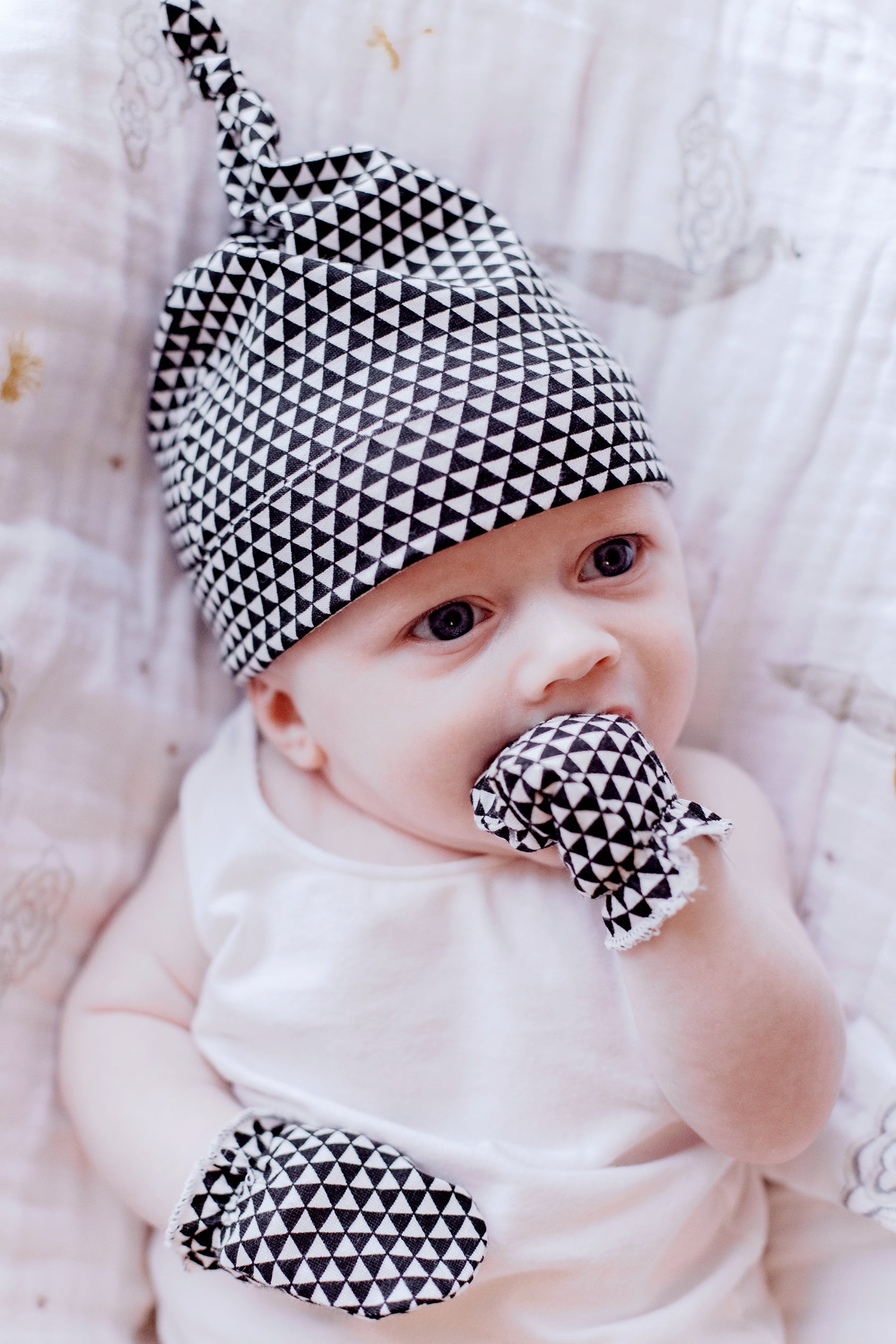 Organic Cotton Bandana Bib, Mitten, Hat Set - Greenwich Malabar Baby   