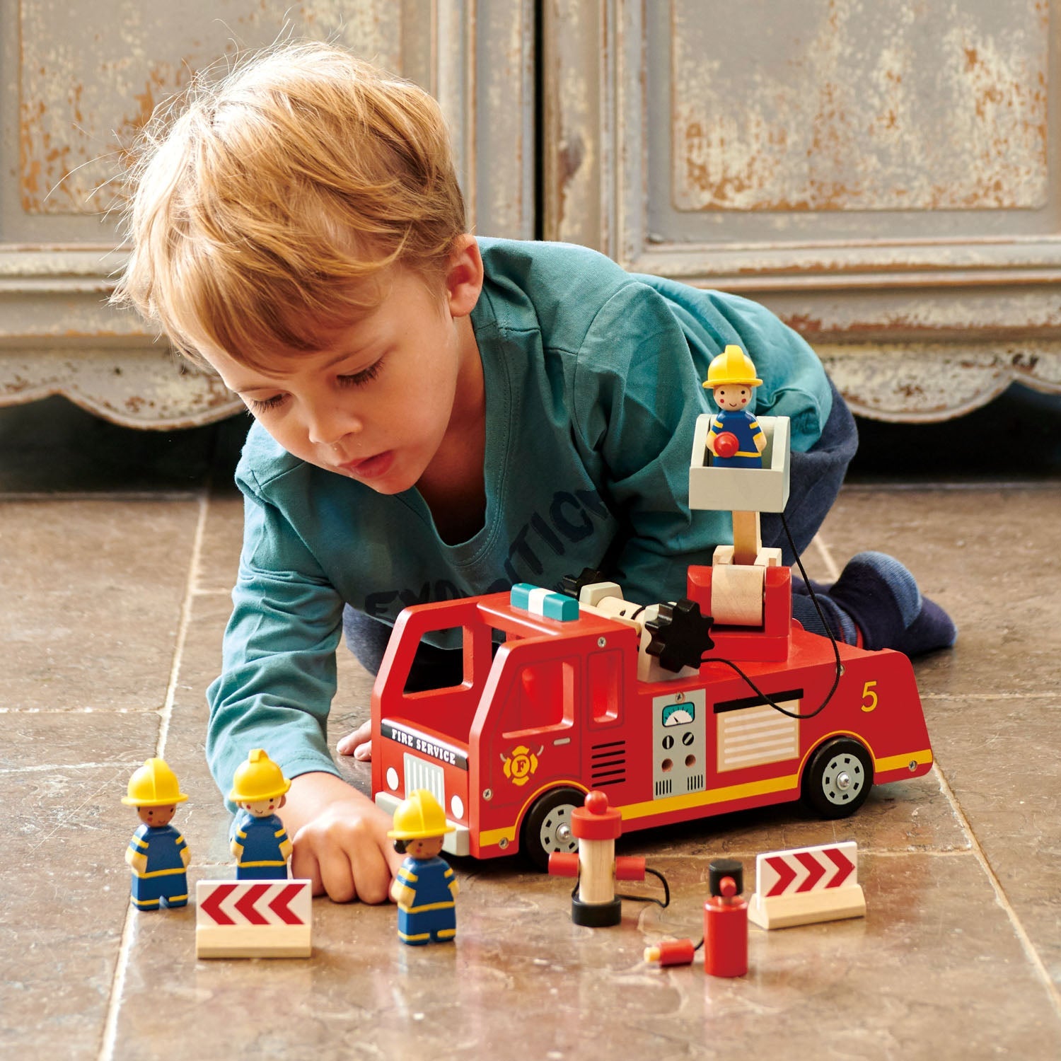 Fire Engine Tender Leaf Toys   