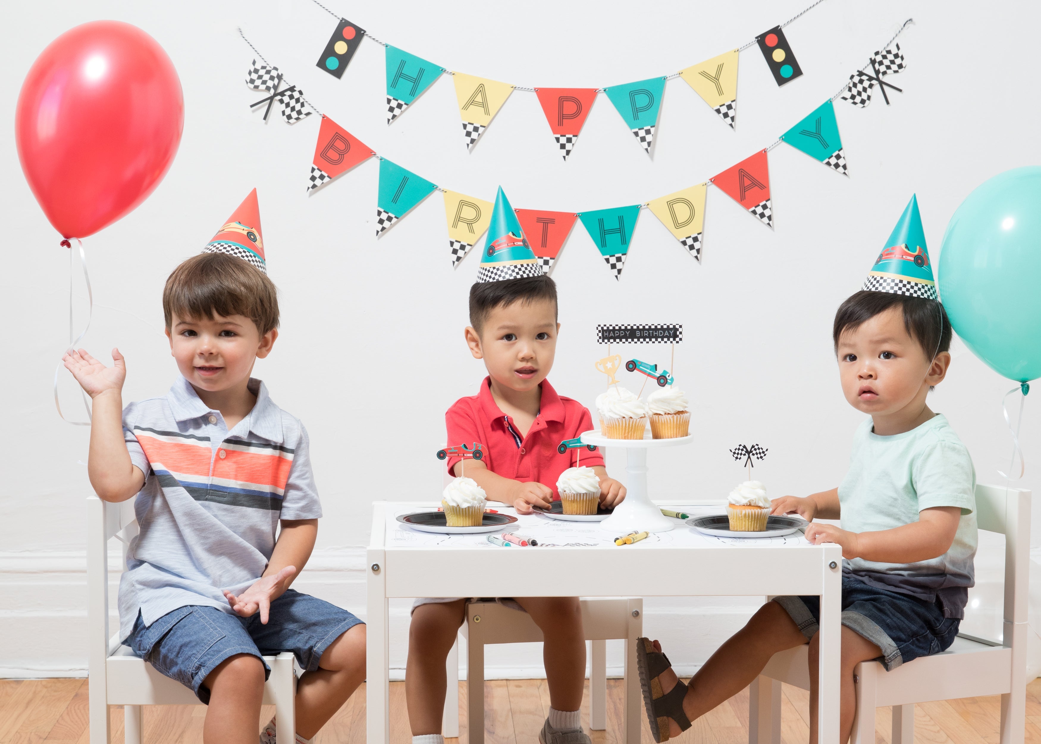 Vintage Race Car Birthday Party Decoration Kit - 12 Guests Merrilulu   