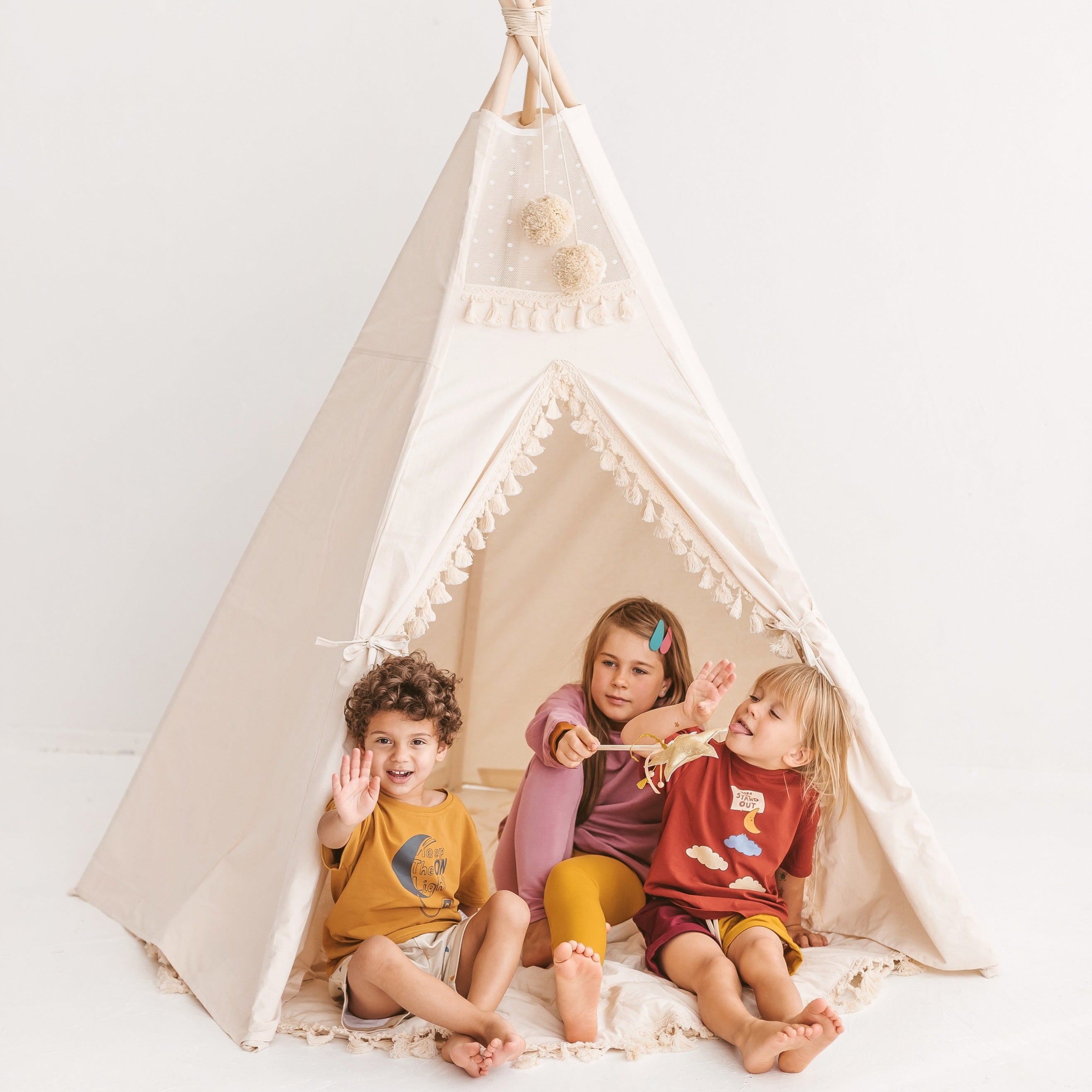 MINICAMP Extra Large Indoor Teepee Tent With Tassels Decor in Boho Style minicamp   