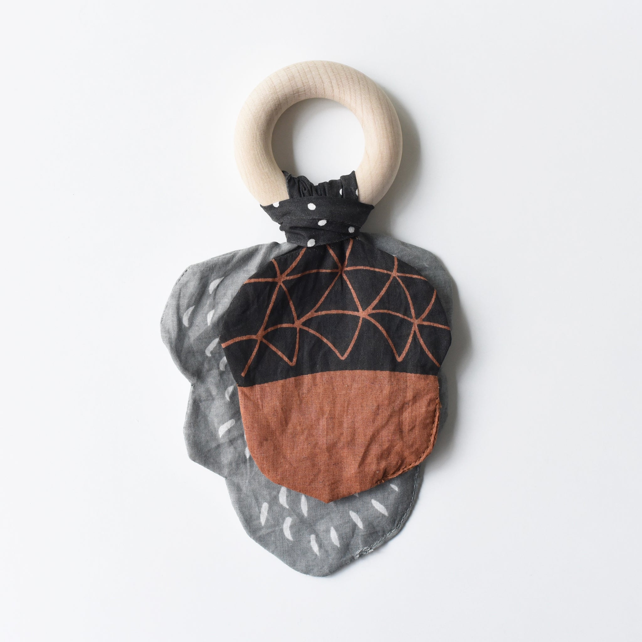 Crinkle Teether - Acorn Alaska   