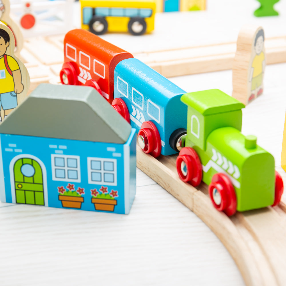 Town and Country Train Set Bigjigs Toys   